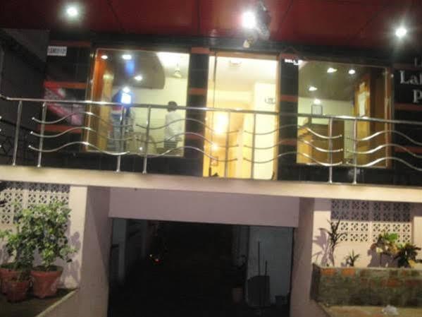 Oyo Hotel Lakshmi Paradise Визакхапатнам Екстериор снимка