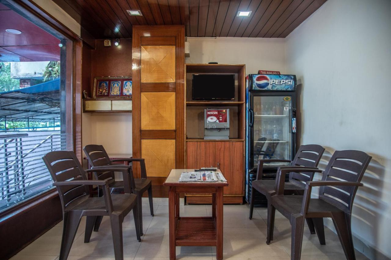 Oyo Hotel Lakshmi Paradise Визакхапатнам Екстериор снимка