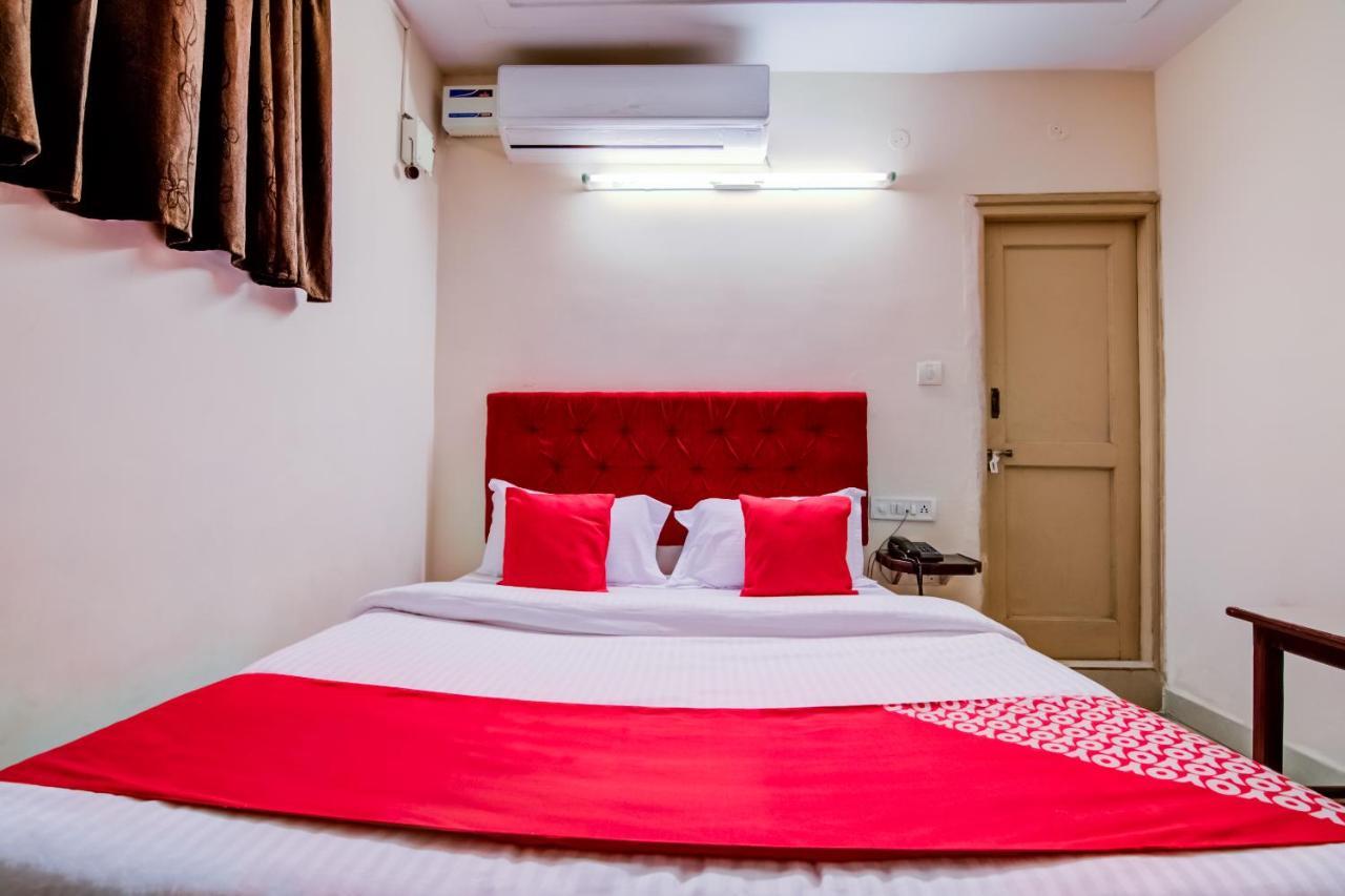 Oyo Hotel Lakshmi Paradise Визакхапатнам Екстериор снимка