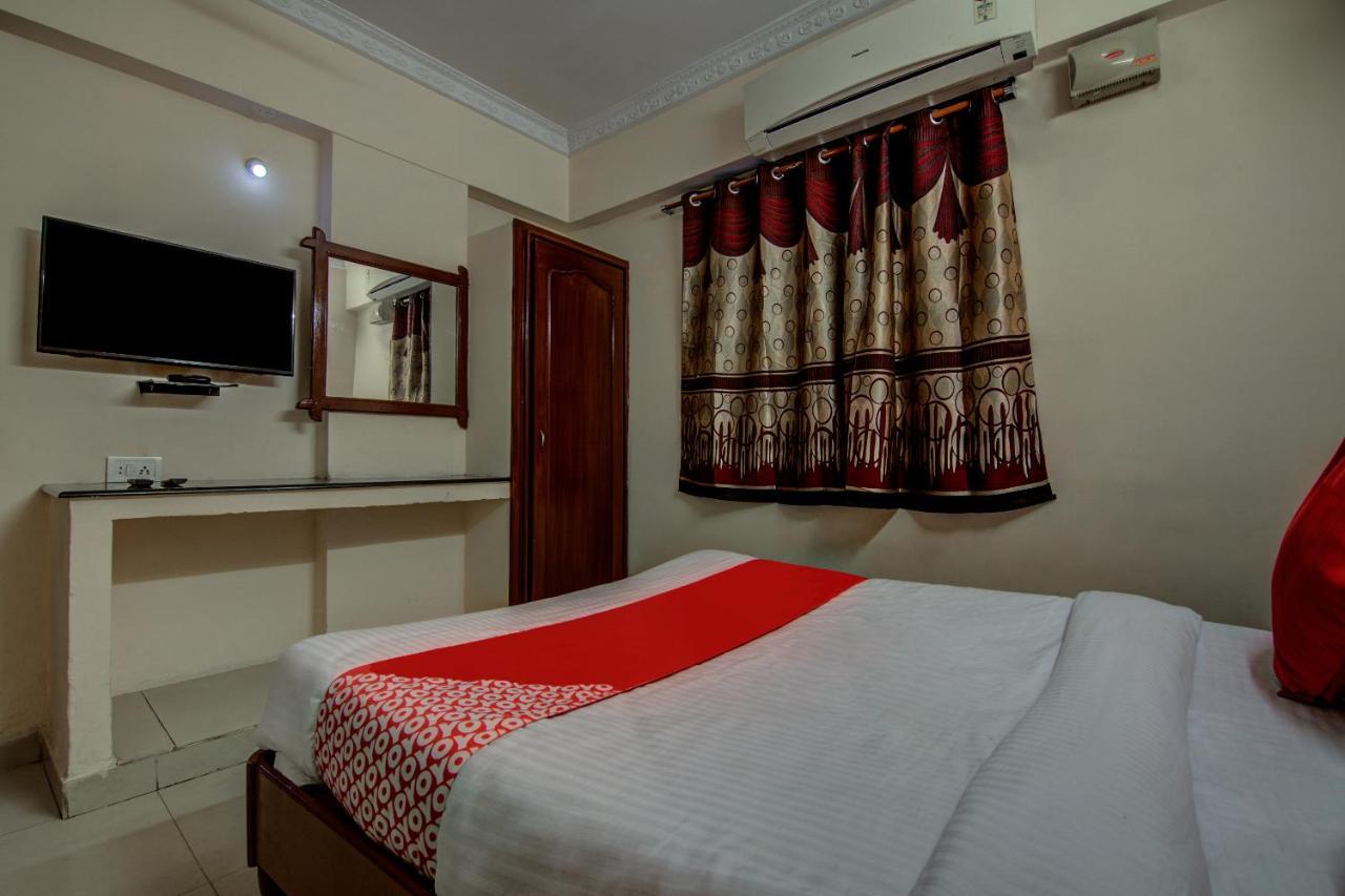 Oyo Hotel Lakshmi Paradise Визакхапатнам Екстериор снимка