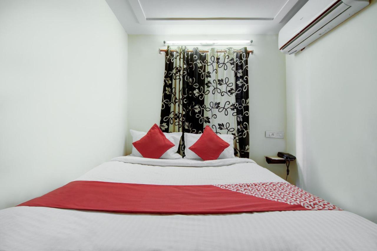 Oyo Hotel Lakshmi Paradise Визакхапатнам Екстериор снимка