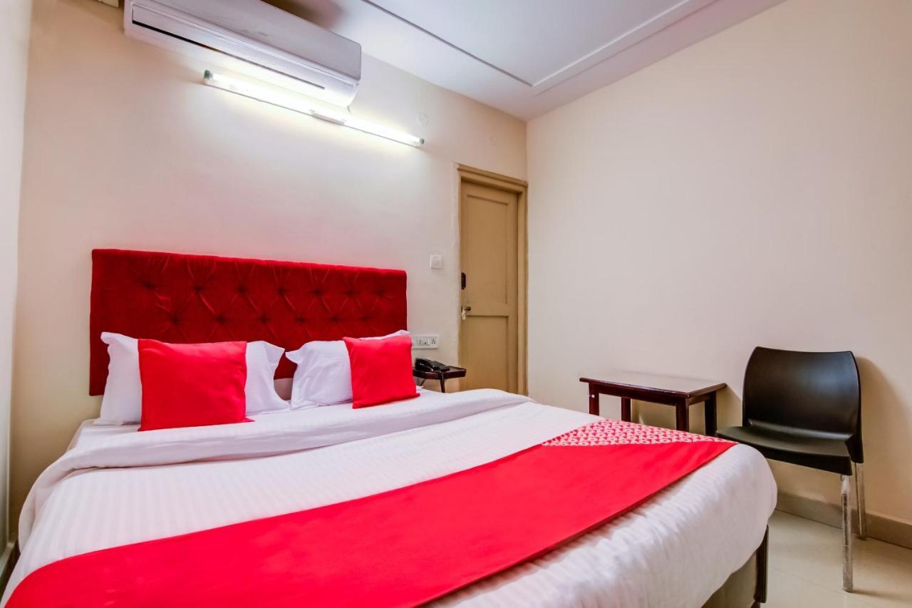 Oyo Hotel Lakshmi Paradise Визакхапатнам Екстериор снимка
