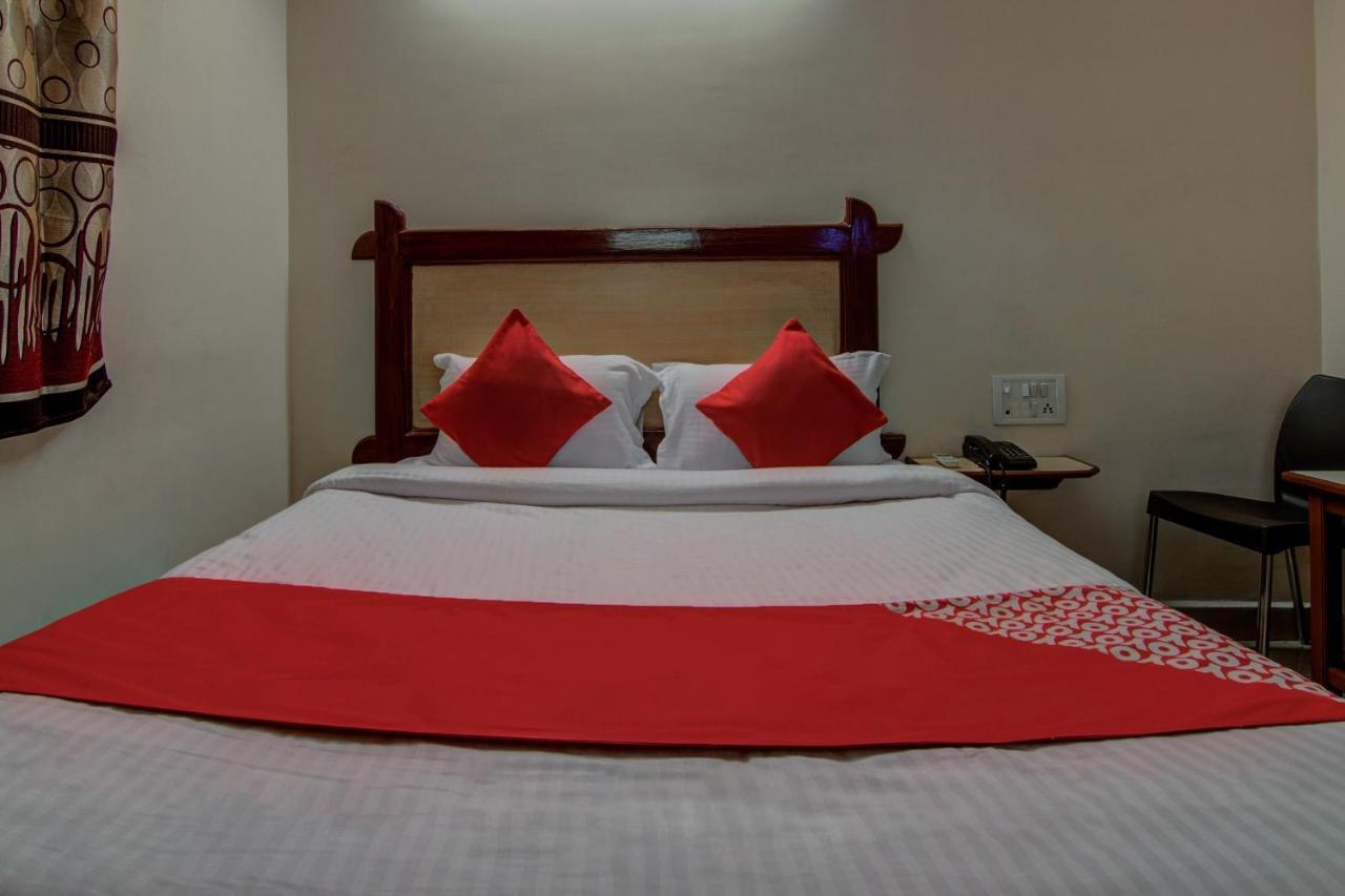 Oyo Hotel Lakshmi Paradise Визакхапатнам Екстериор снимка